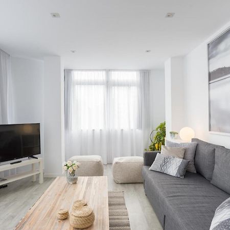 Urbe10 Angel Ganivet 2 Bedrooms Apartment Малага Экстерьер фото