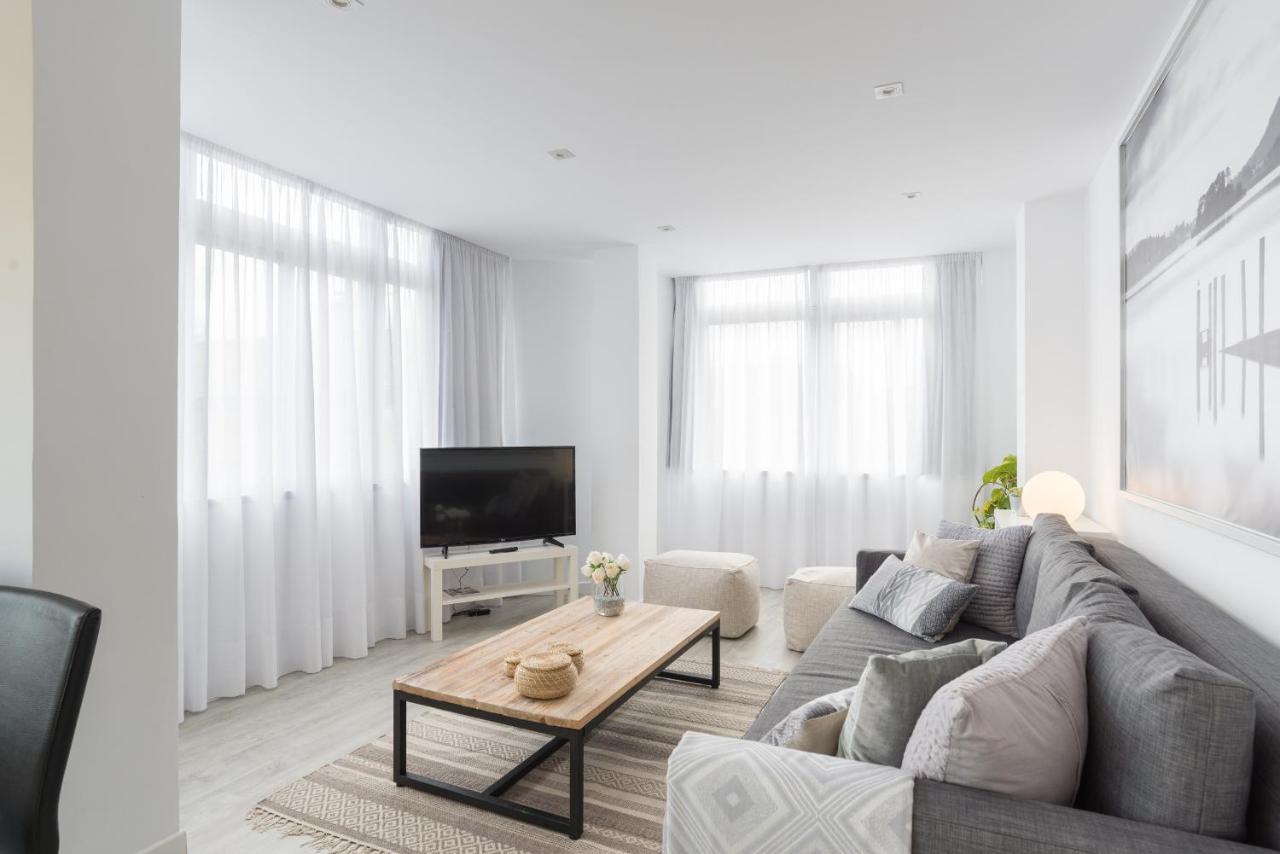 Urbe10 Angel Ganivet 2 Bedrooms Apartment Малага Экстерьер фото